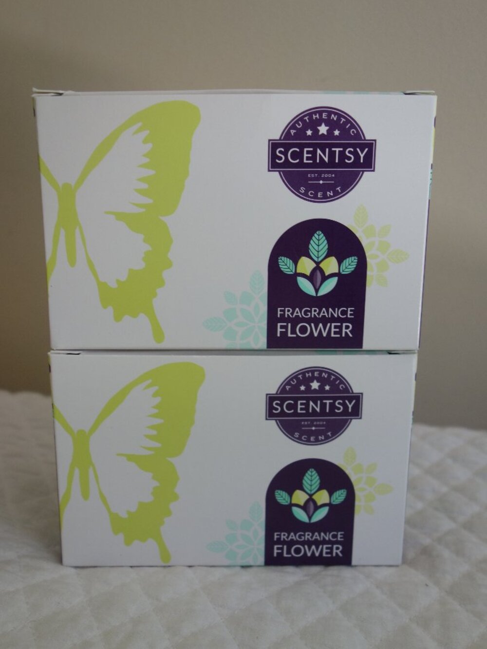Two SCENTSY Fragrance Flower Kits Sea Salt & Avocado / Aloe Water & Cucumber